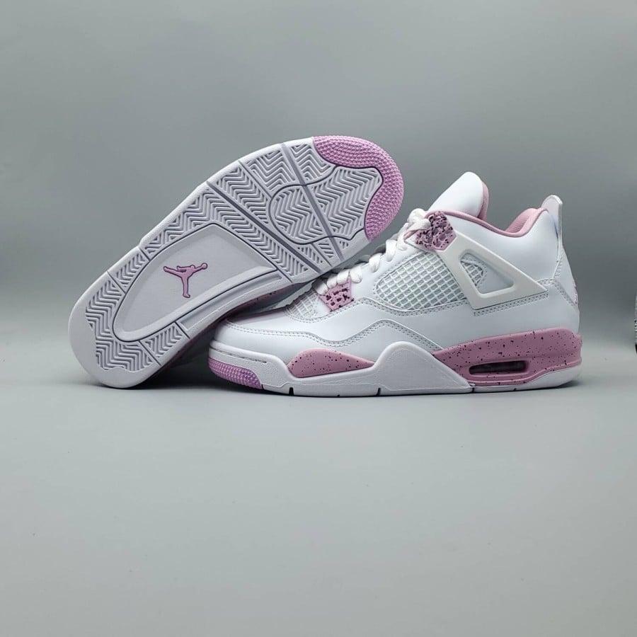Air Jordan 4 Retro