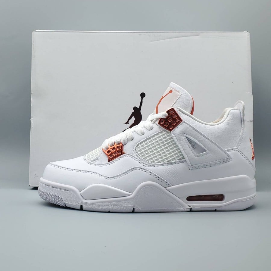 Air Jordan 4 Retro
