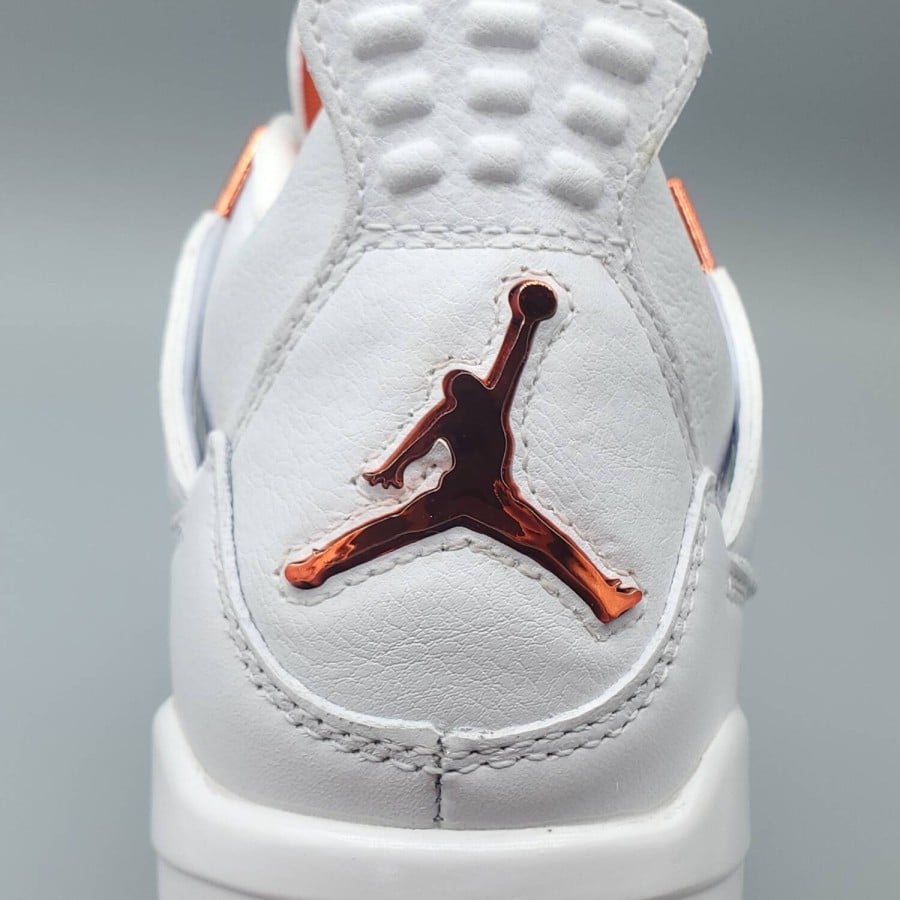 Air Jordan 4 Retro