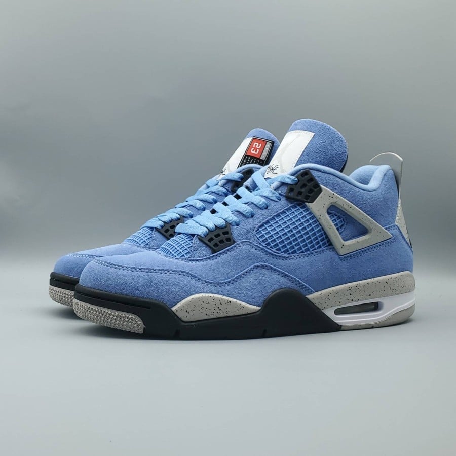 Air Jordan 4 Retro