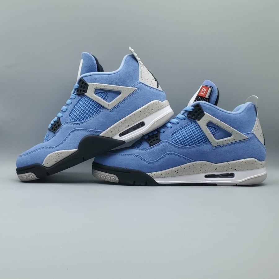 Air Jordan 4 Retro