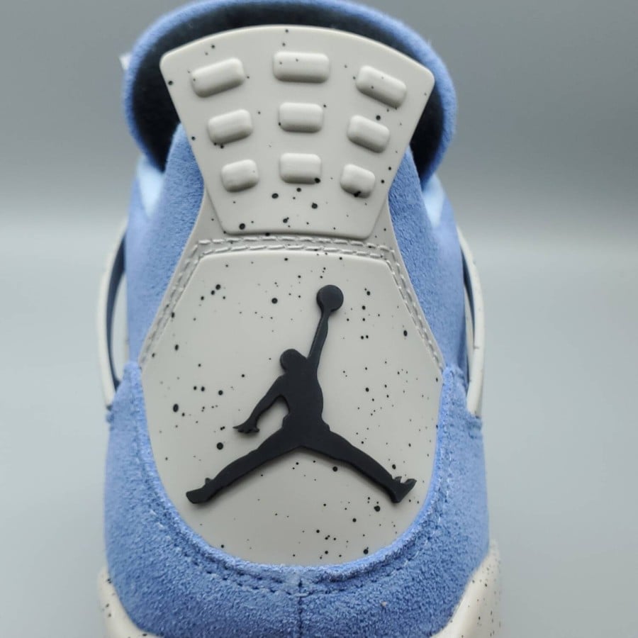 Air Jordan 4 Retro