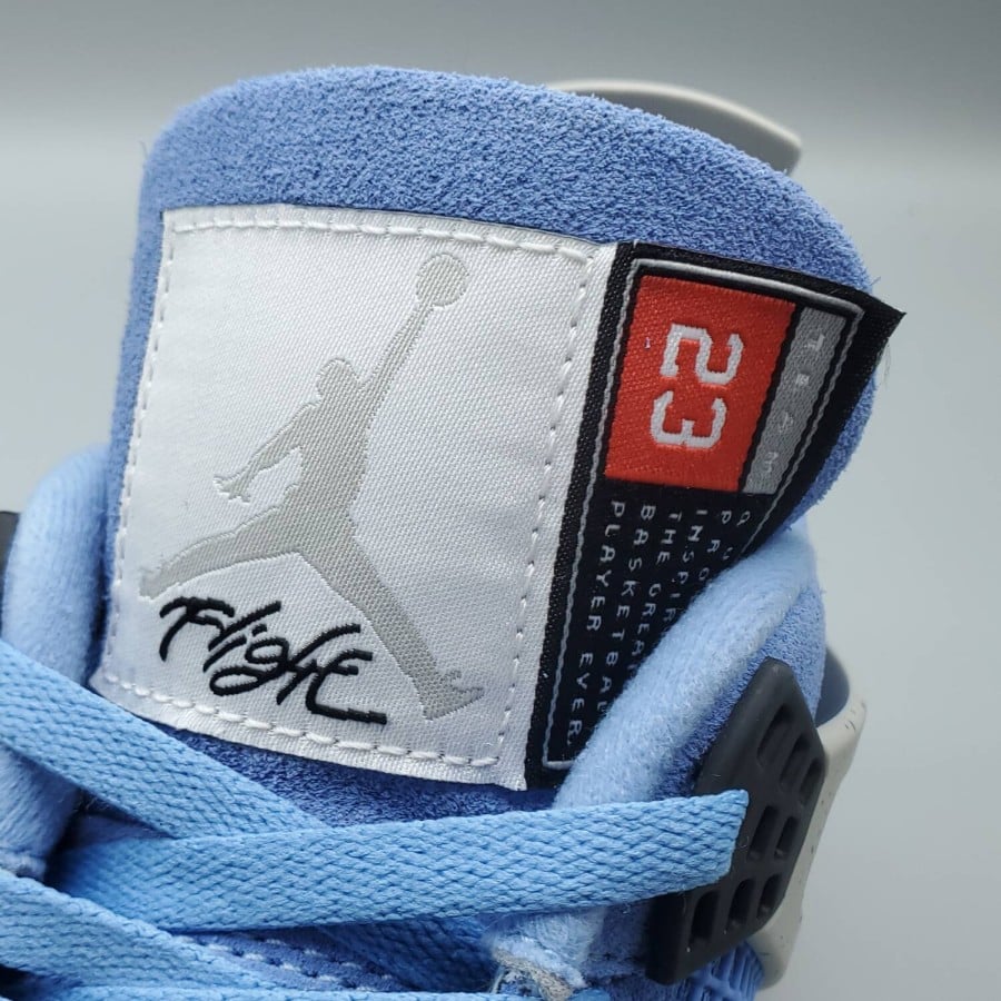Air Jordan 4 Retro