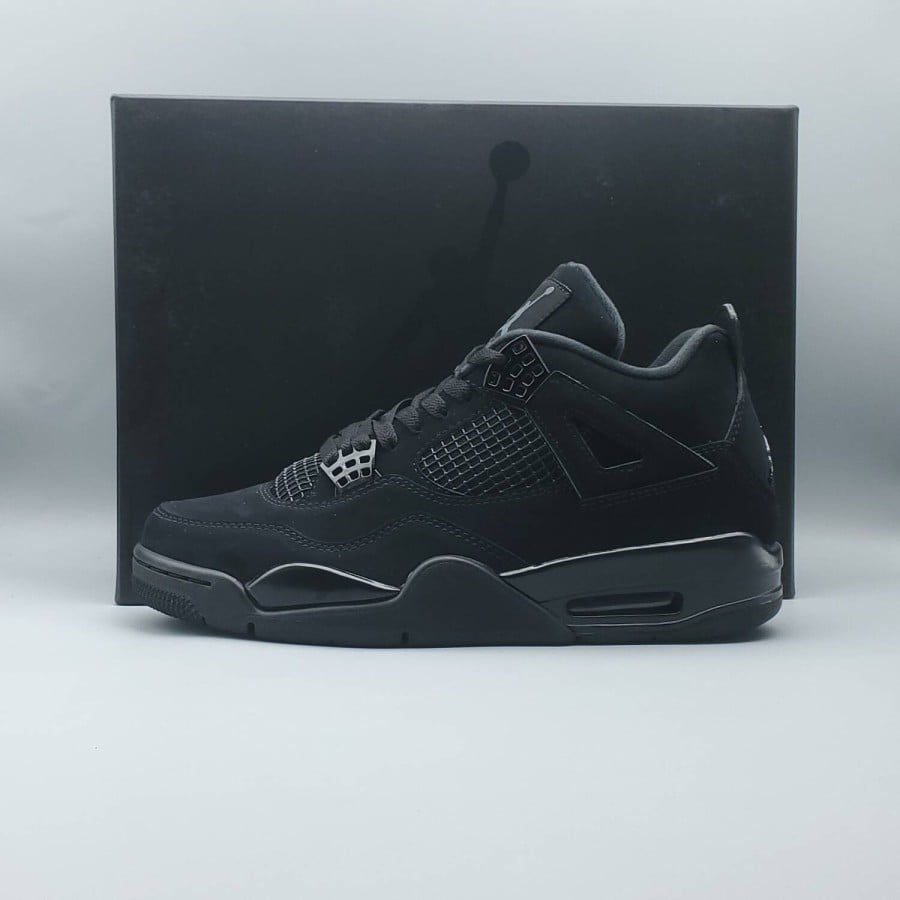 Air Jordan 4 Retro