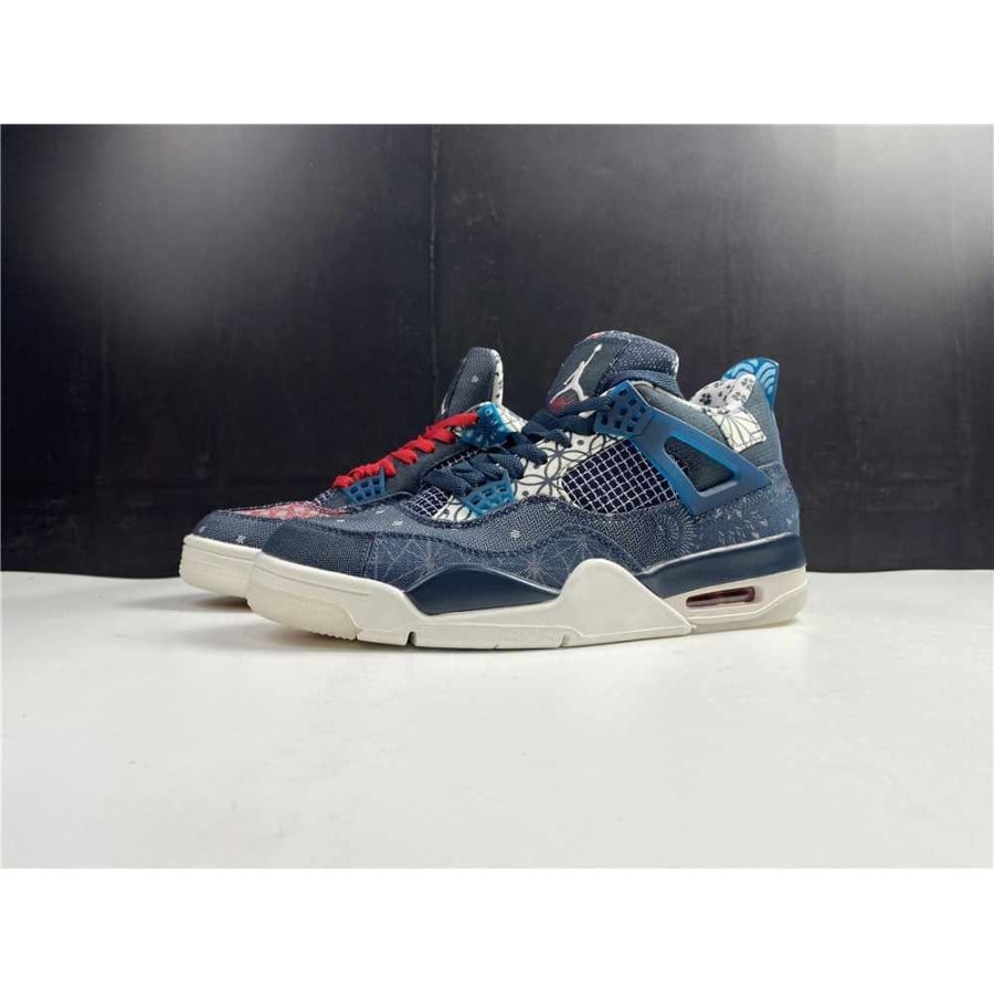 Air Jordan 4 Retro SE