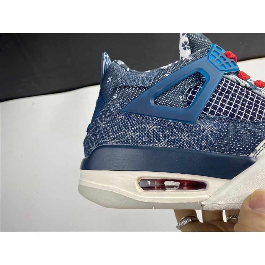 Air Jordan 4 Retro SE