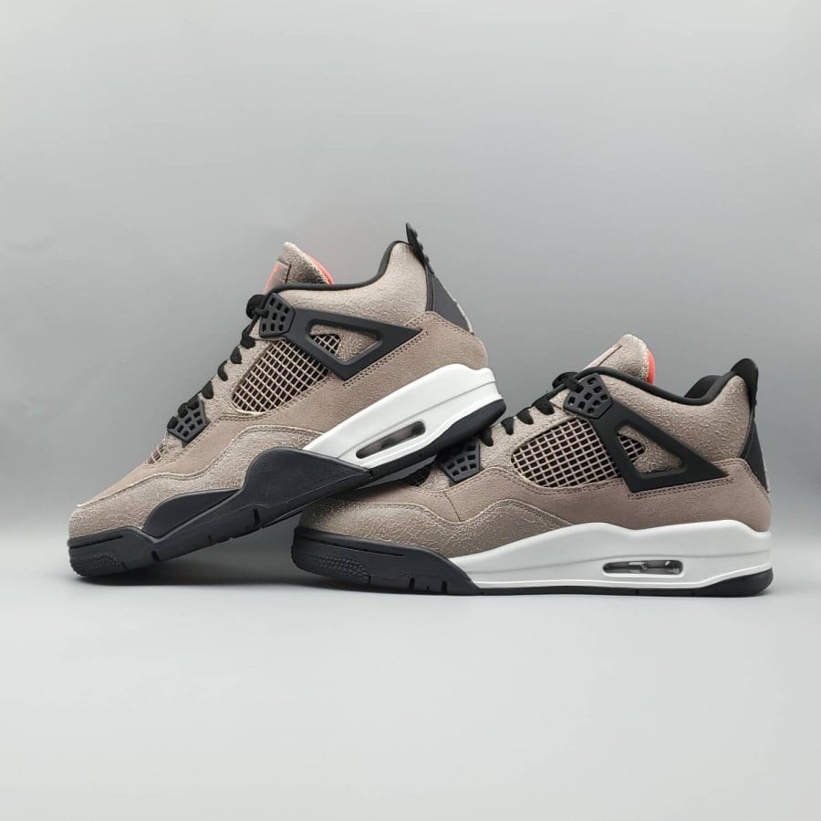 Air Jordan 4 Retro