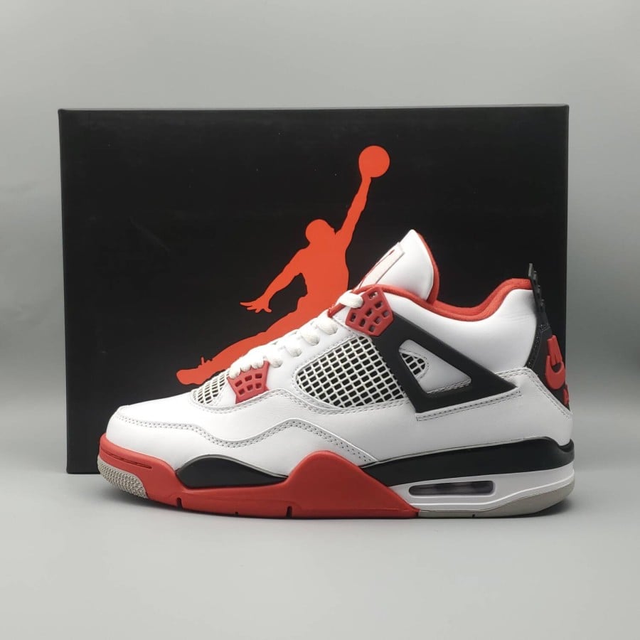 Air Jordan 4 Retro OG