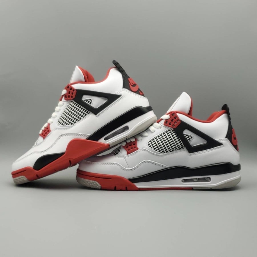 Air Jordan 4 Retro OG