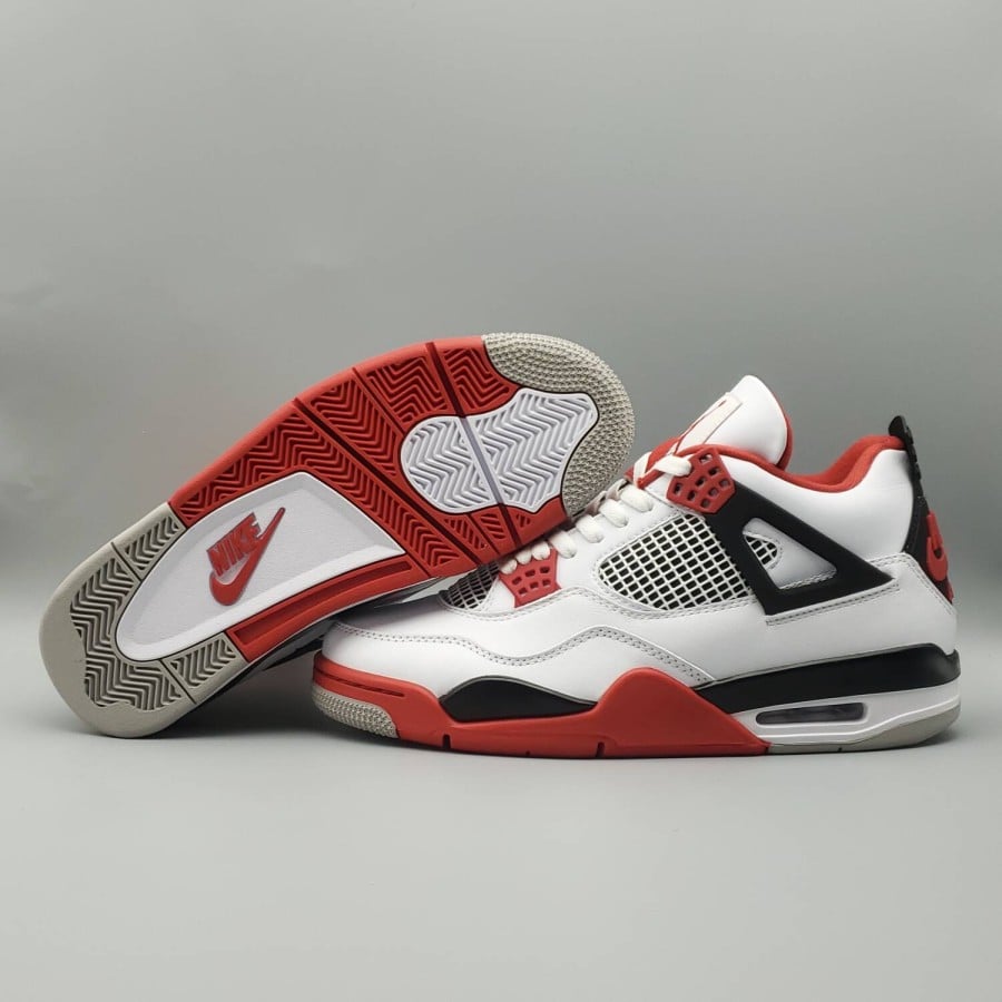 Air Jordan 4 Retro OG