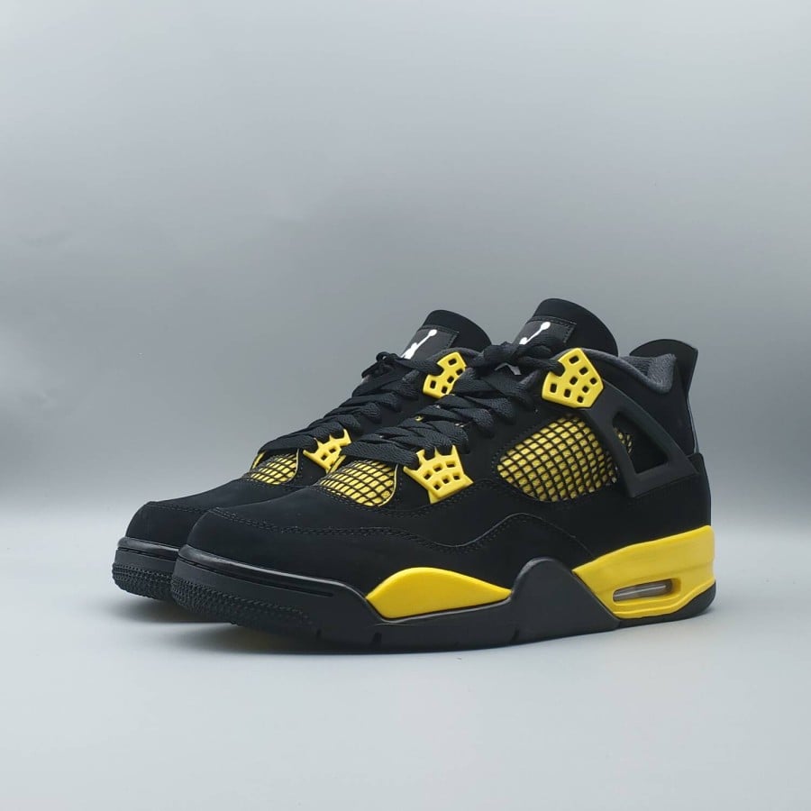 Air Jordan 4 Retro 