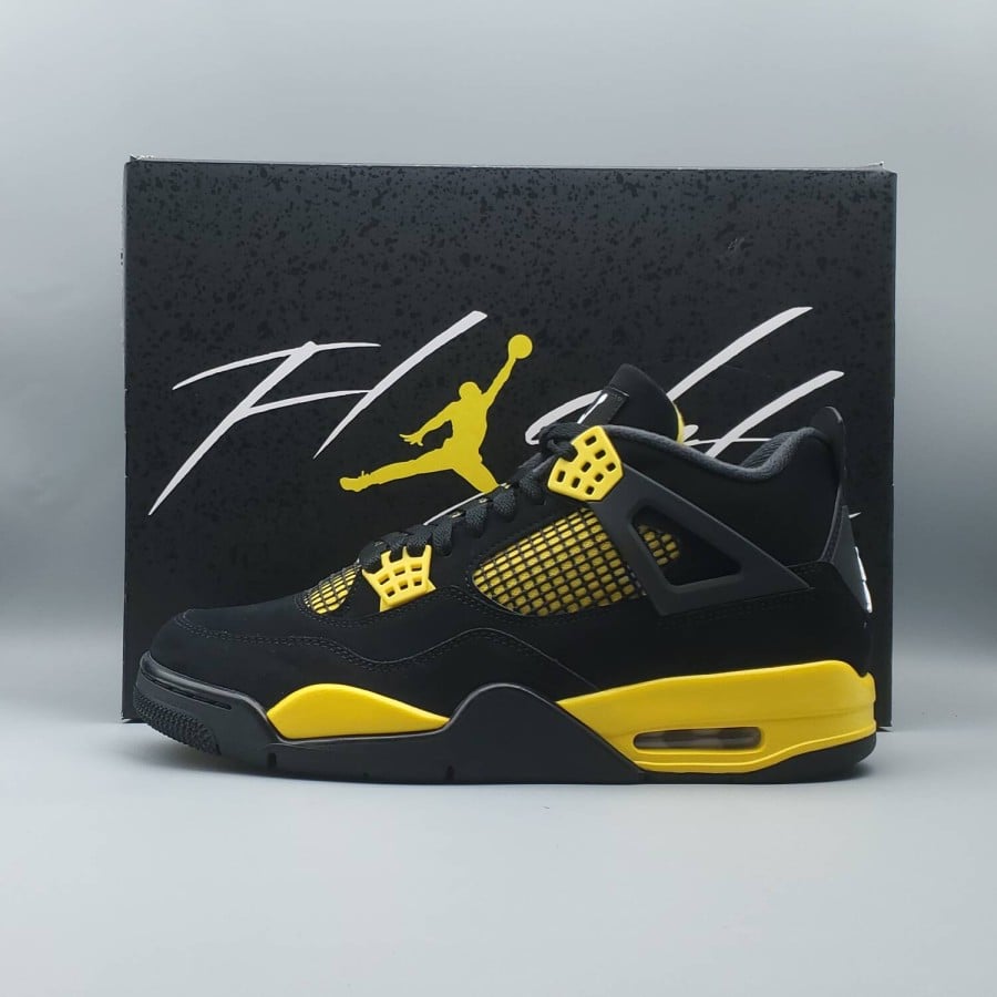 Air Jordan 4 Retro 