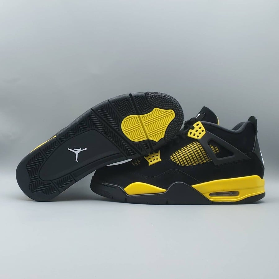 Air Jordan 4 Retro 