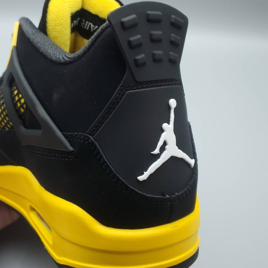 Air Jordan 4 Retro 