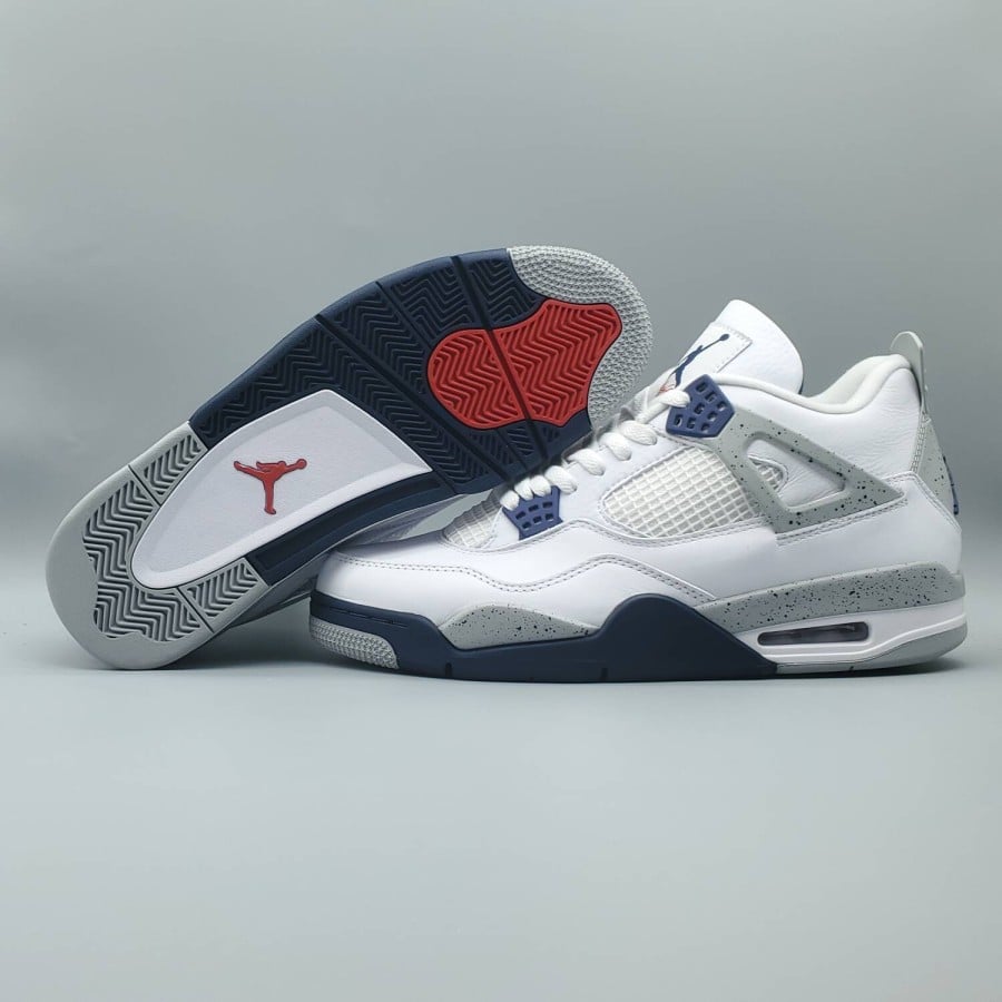 Air Jordan 4 Retro 