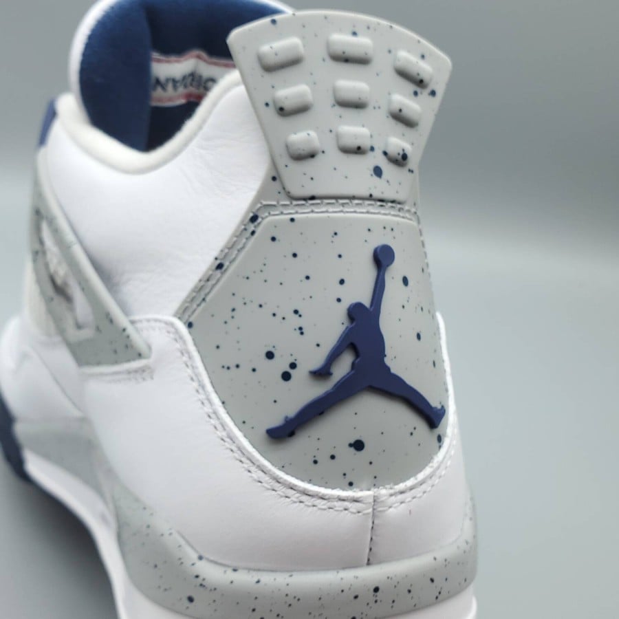 Air Jordan 4 Retro 