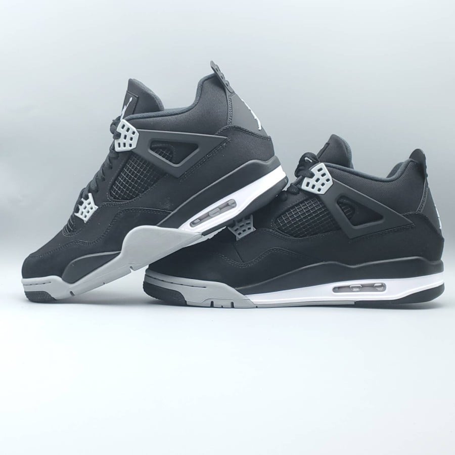 Air Jordan 4 Retro