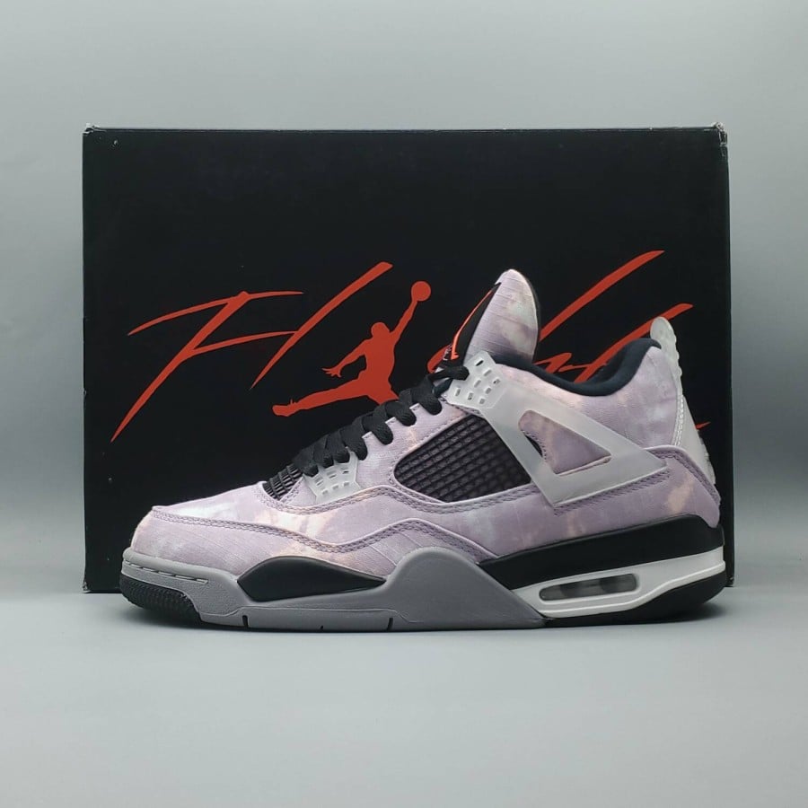 Air Jordan 4 Retro