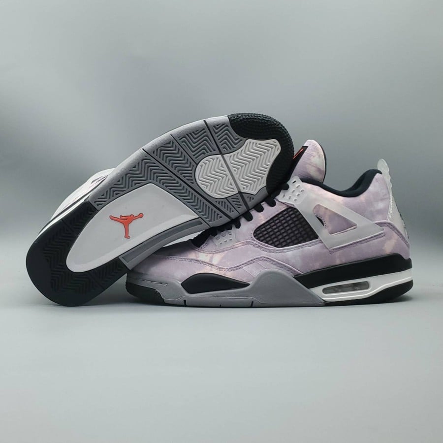 Air Jordan 4 Retro