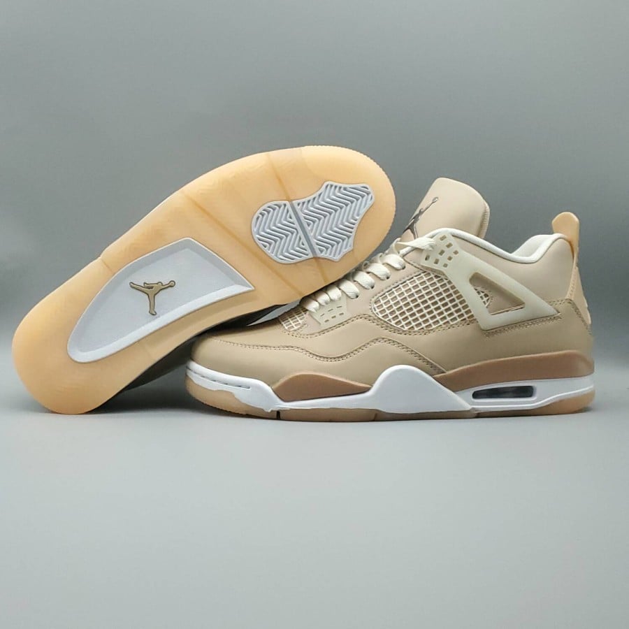 Wmns Air Jordan 4 Retro