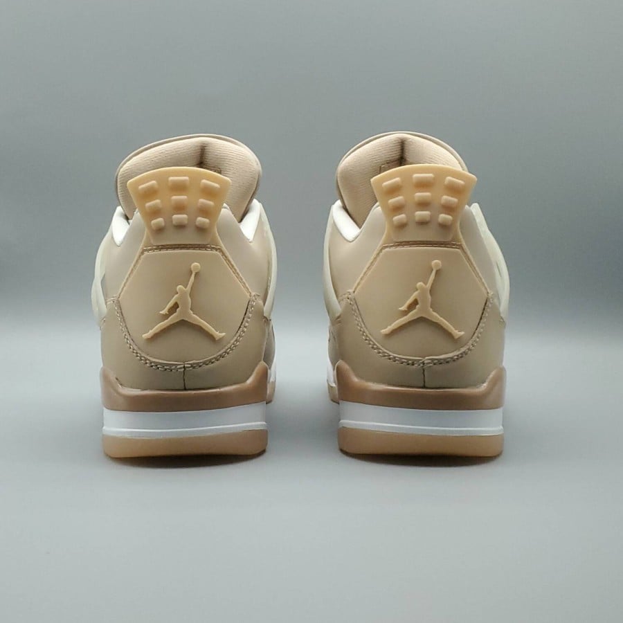 Wmns Air Jordan 4 Retro