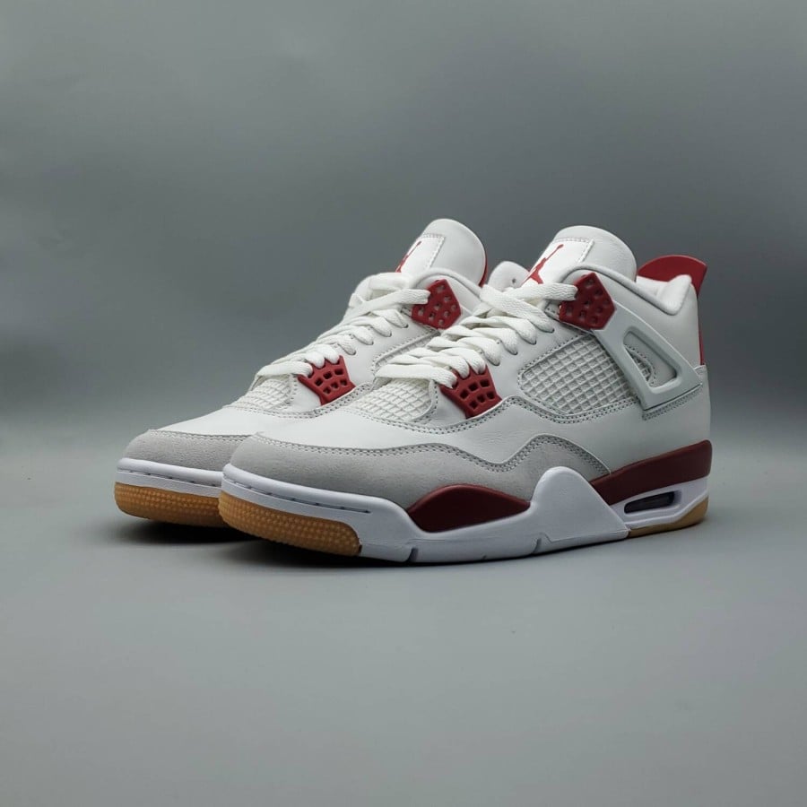 Nike SB x Air Jordan 4 Retro SP