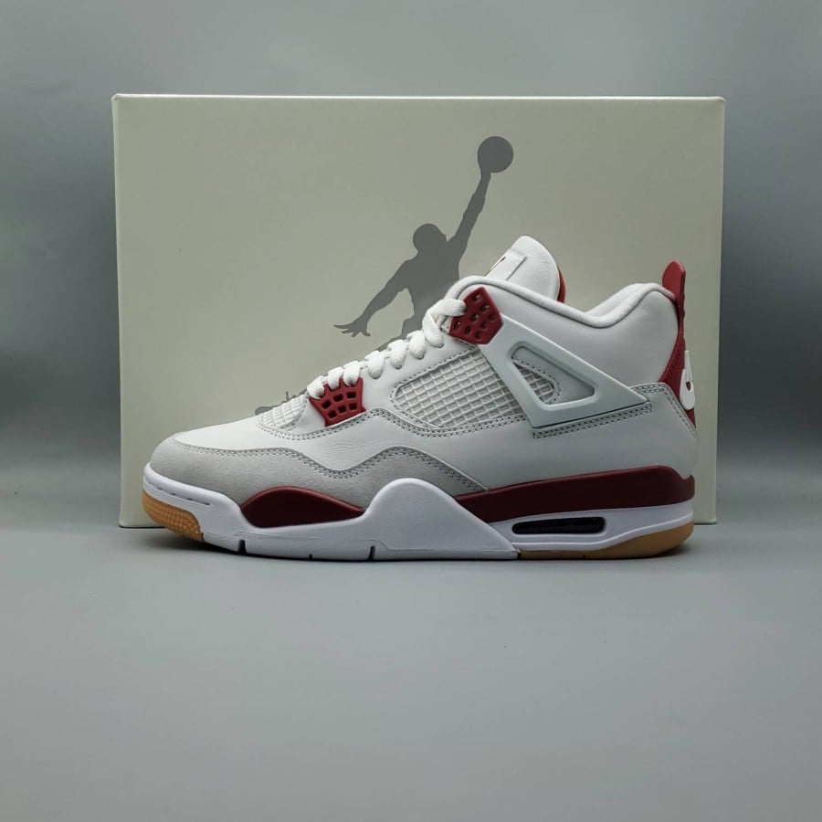 Nike SB x Air Jordan 4 Retro SP