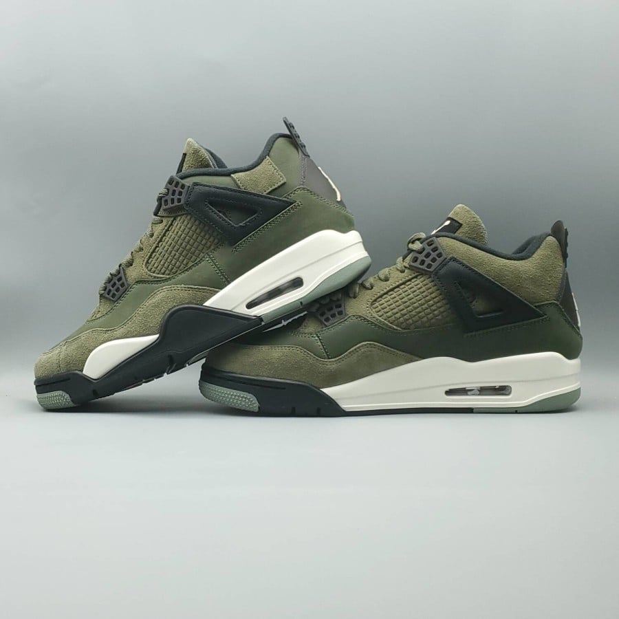 Air Jordan 4 Retro SE