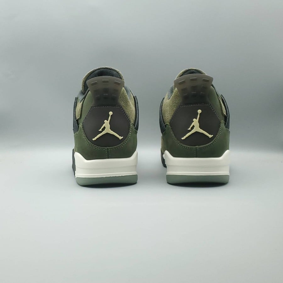 Air Jordan 4 Retro SE