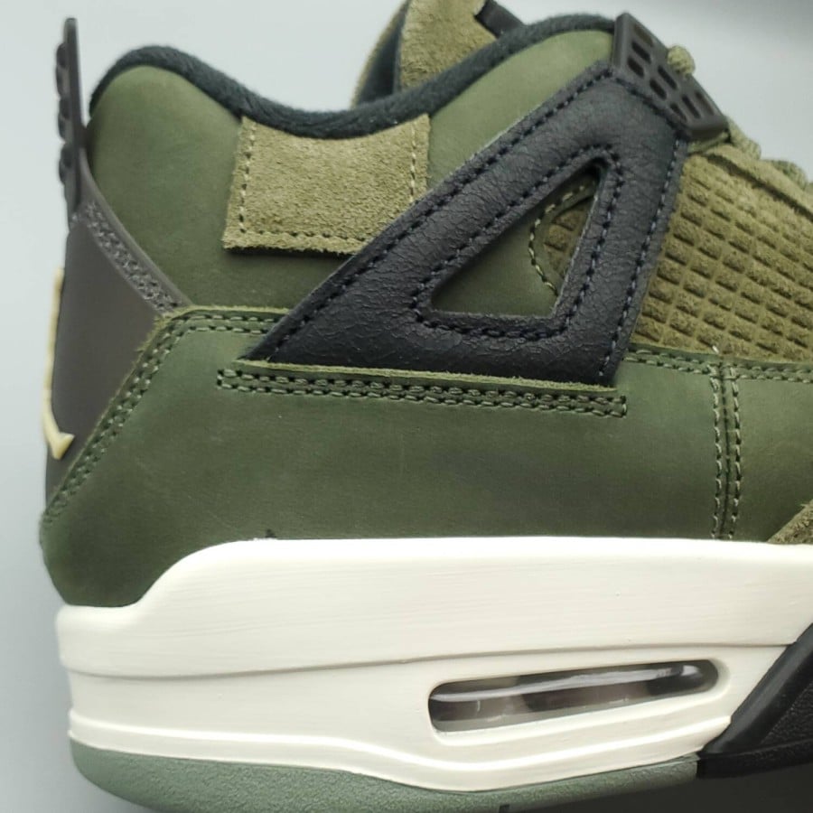 Air Jordan 4 Retro SE