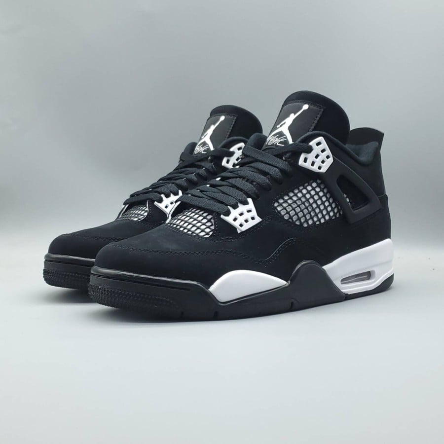 Air Jordan 4 Retro