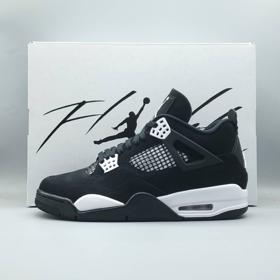 Air Jordan 4 Retro
