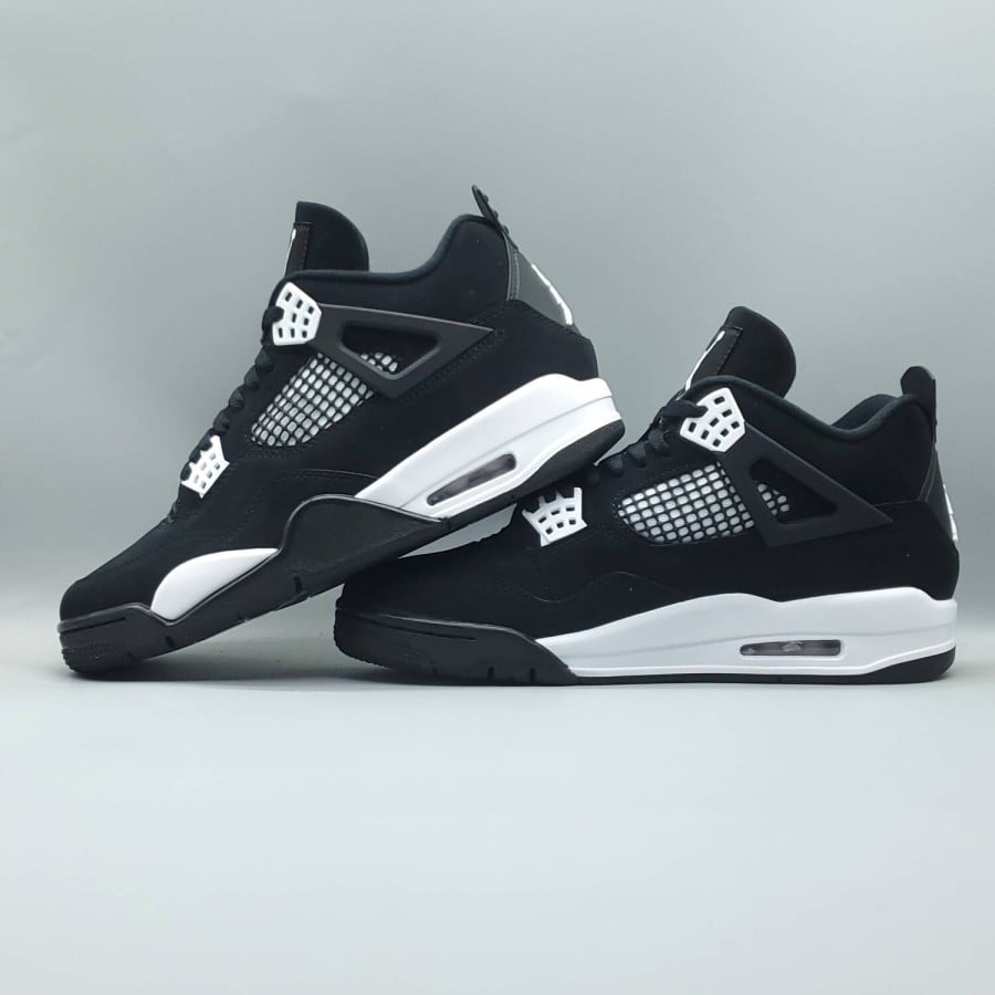 Air Jordan 4 Retro