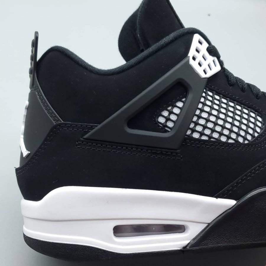 Air Jordan 4 Retro