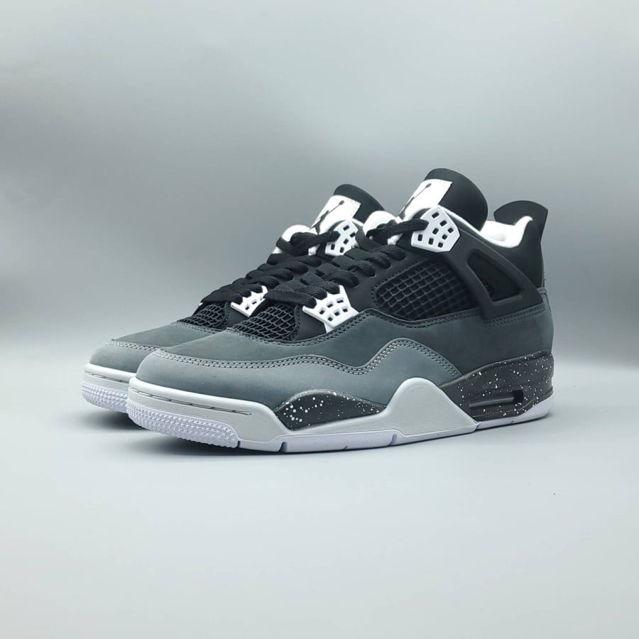 Air Jordan 4 Retro
