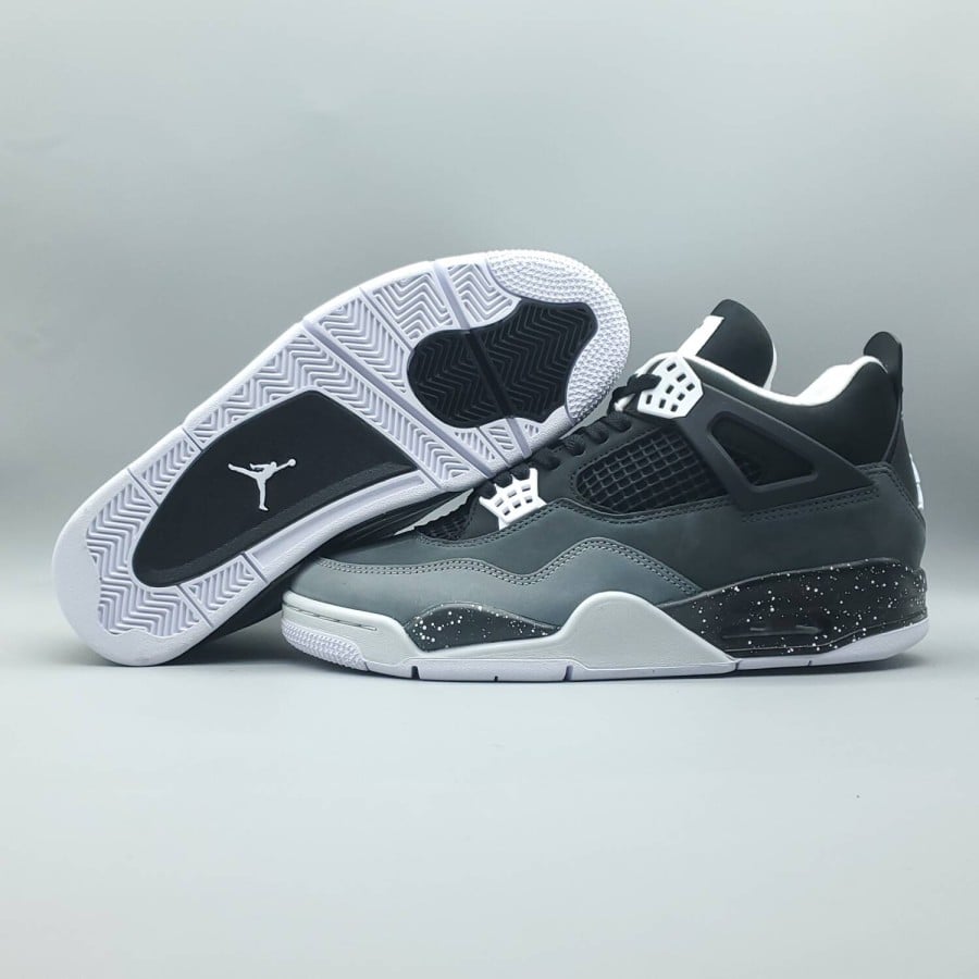 Air Jordan 4 Retro