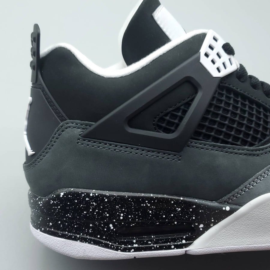 Air Jordan 4 Retro