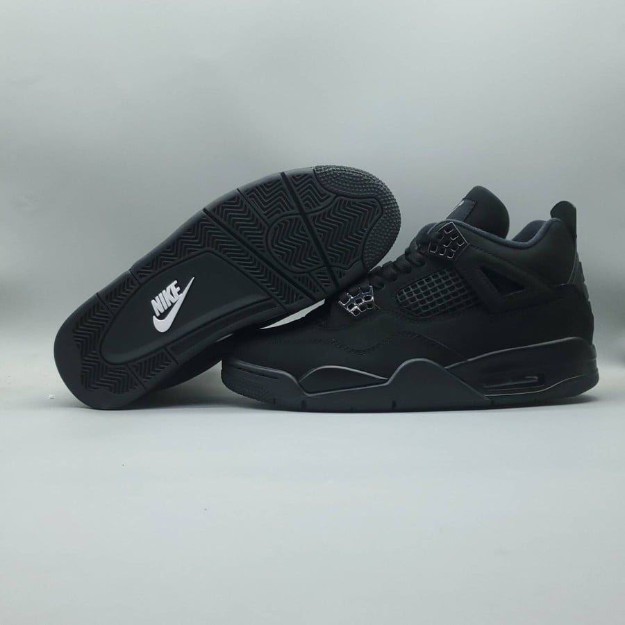 Air Jordan 4 Retro