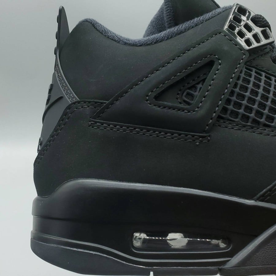 Air Jordan 4 Retro
