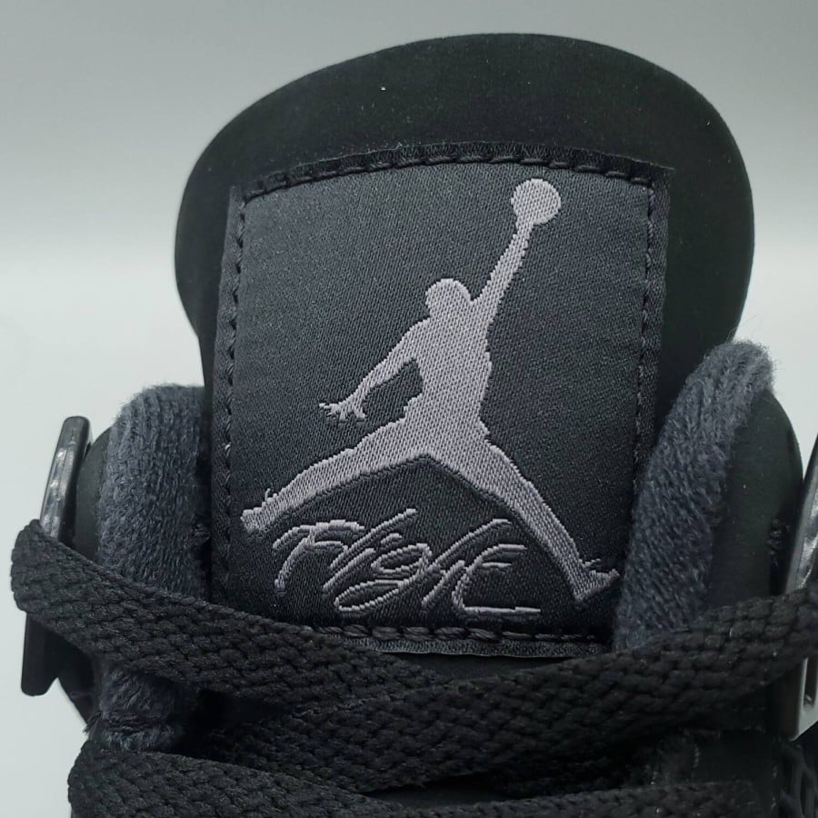 Air Jordan 4 Retro
