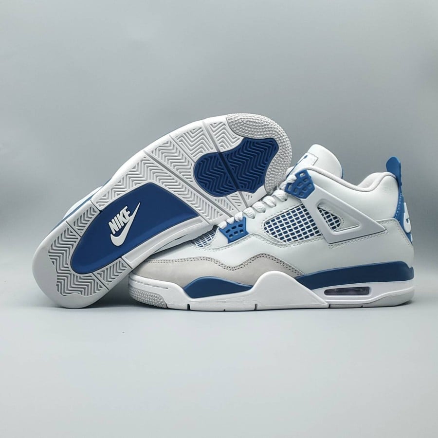 Air Jordan 4 Retro
