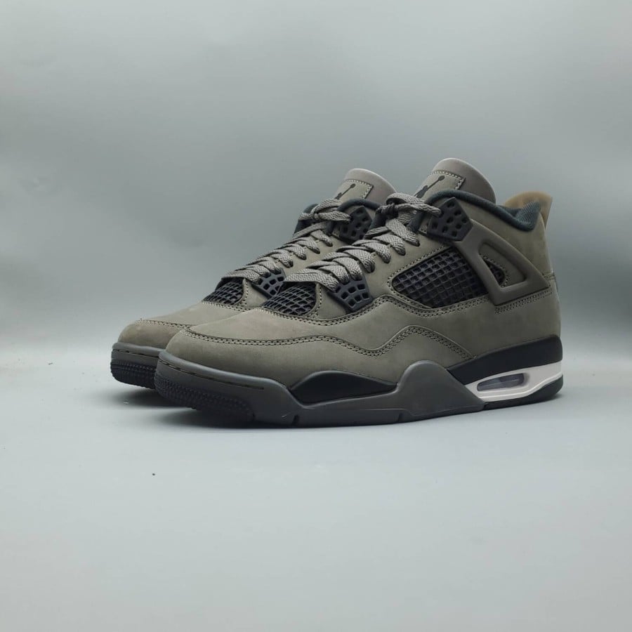 Air Jordan 4 Retro