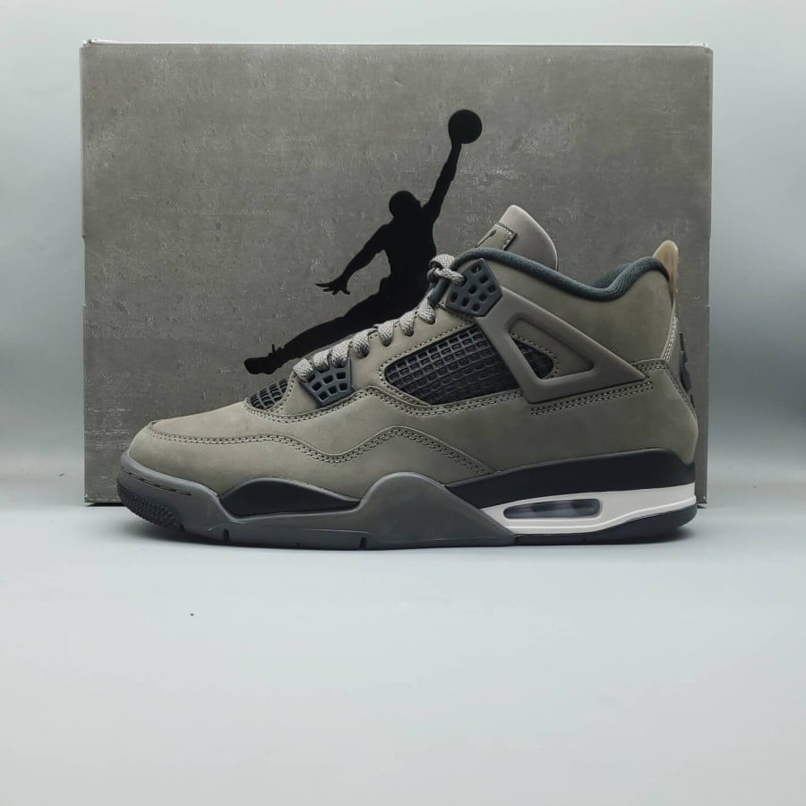 Air Jordan 4 Retro