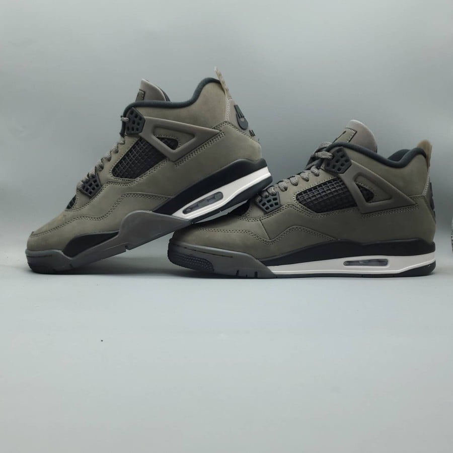 Air Jordan 4 Retro