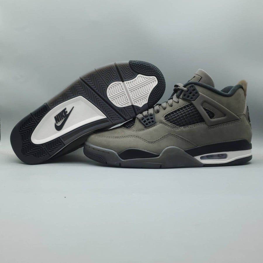 Air Jordan 4 Retro