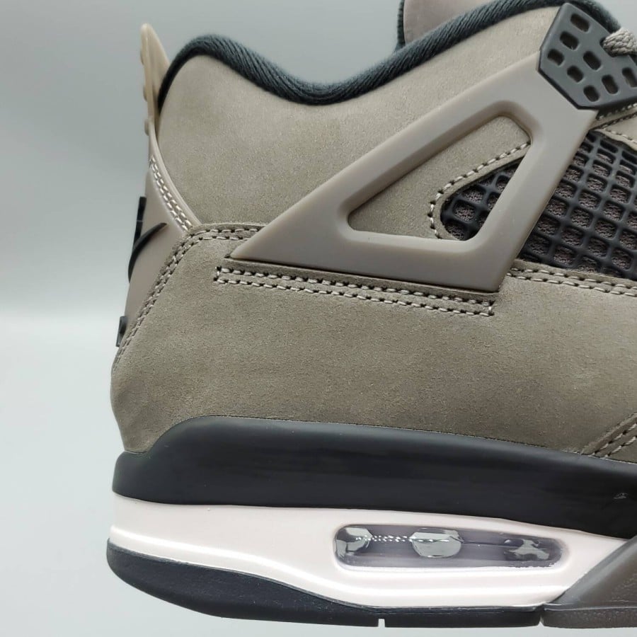 Air Jordan 4 Retro