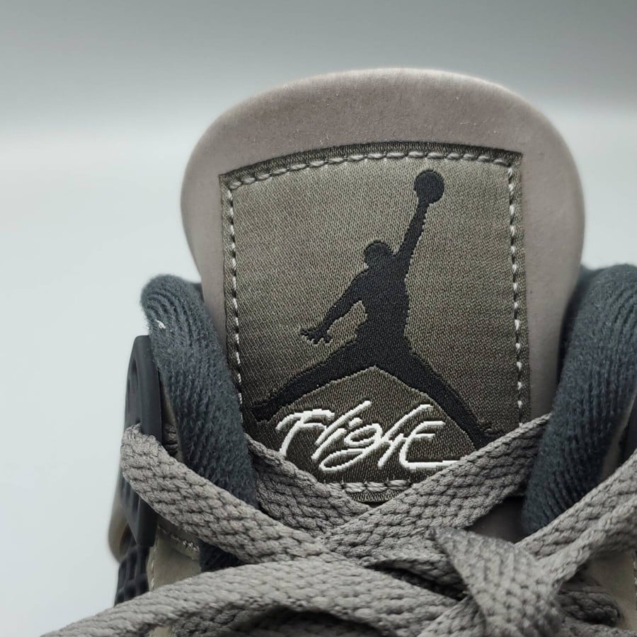 Air Jordan 4 Retro