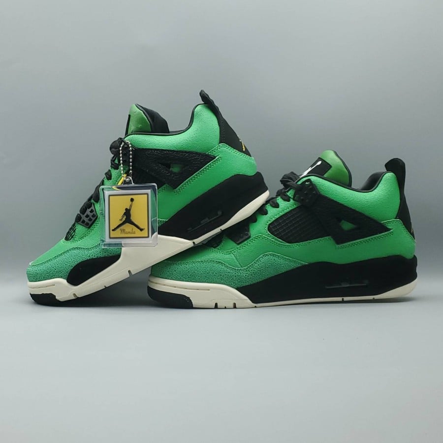 Air Jordan 4 Retro