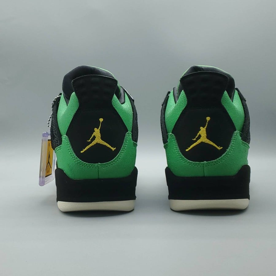 Air Jordan 4 Retro