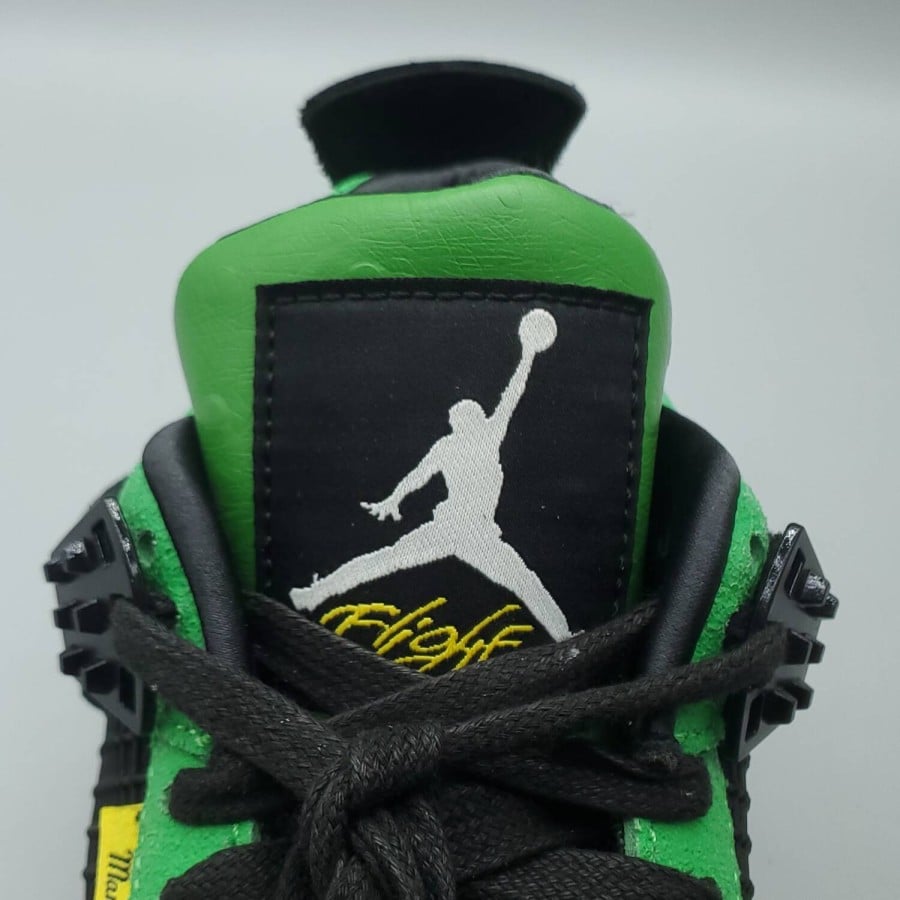 Air Jordan 4 Retro